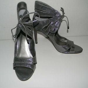 NEW BCBG Pewter Leather Stiletto Heel Size 7.5 $110